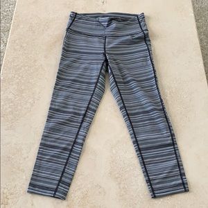 Athleta stripe 7/8 leggings